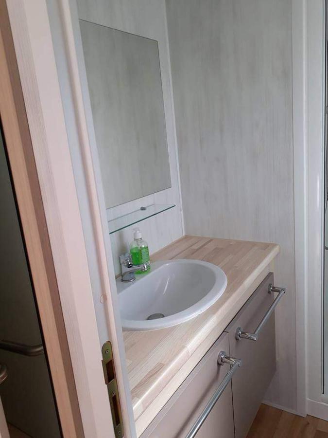 Luxueuze Stacaravan In Bredene Met Eigen Terras En Tuintje Екстер'єр фото
