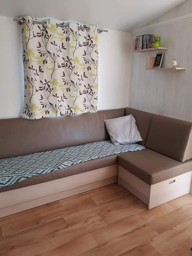 Luxueuze Stacaravan In Bredene Met Eigen Terras En Tuintje Екстер'єр фото