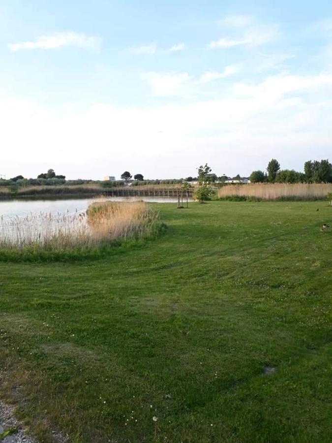 Luxueuze Stacaravan In Bredene Met Eigen Terras En Tuintje Екстер'єр фото