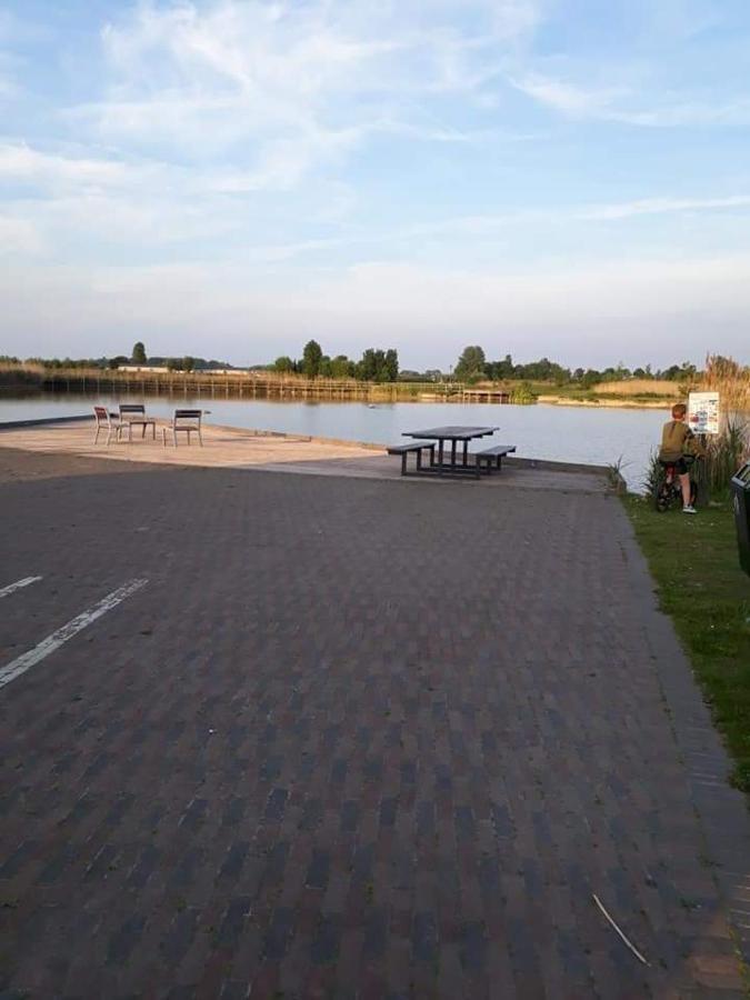 Luxueuze Stacaravan In Bredene Met Eigen Terras En Tuintje Екстер'єр фото