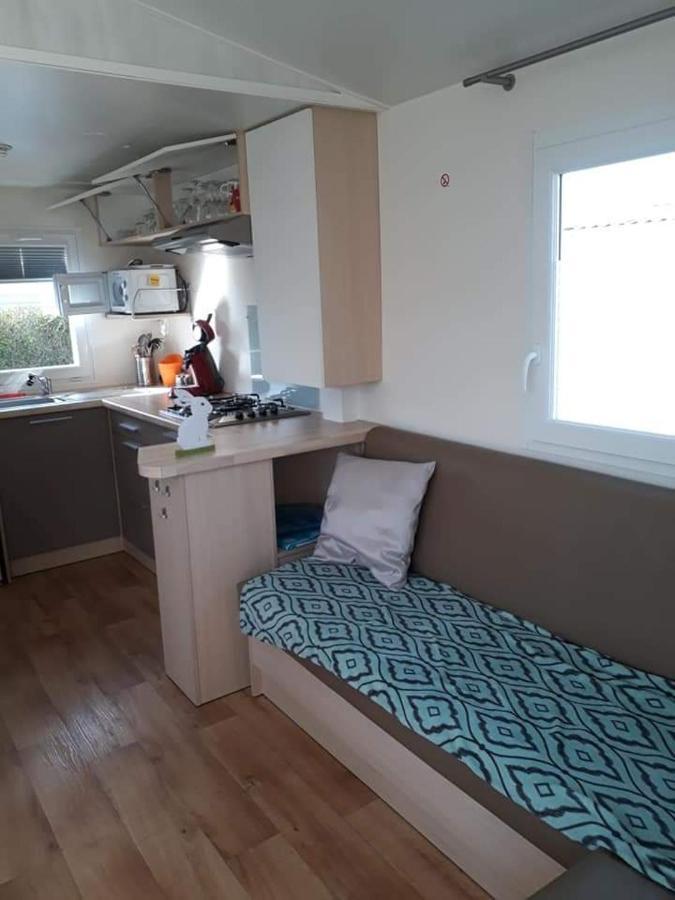 Luxueuze Stacaravan In Bredene Met Eigen Terras En Tuintje Екстер'єр фото
